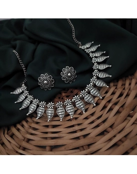 Kabayali Oxidised Choker Neklace Set