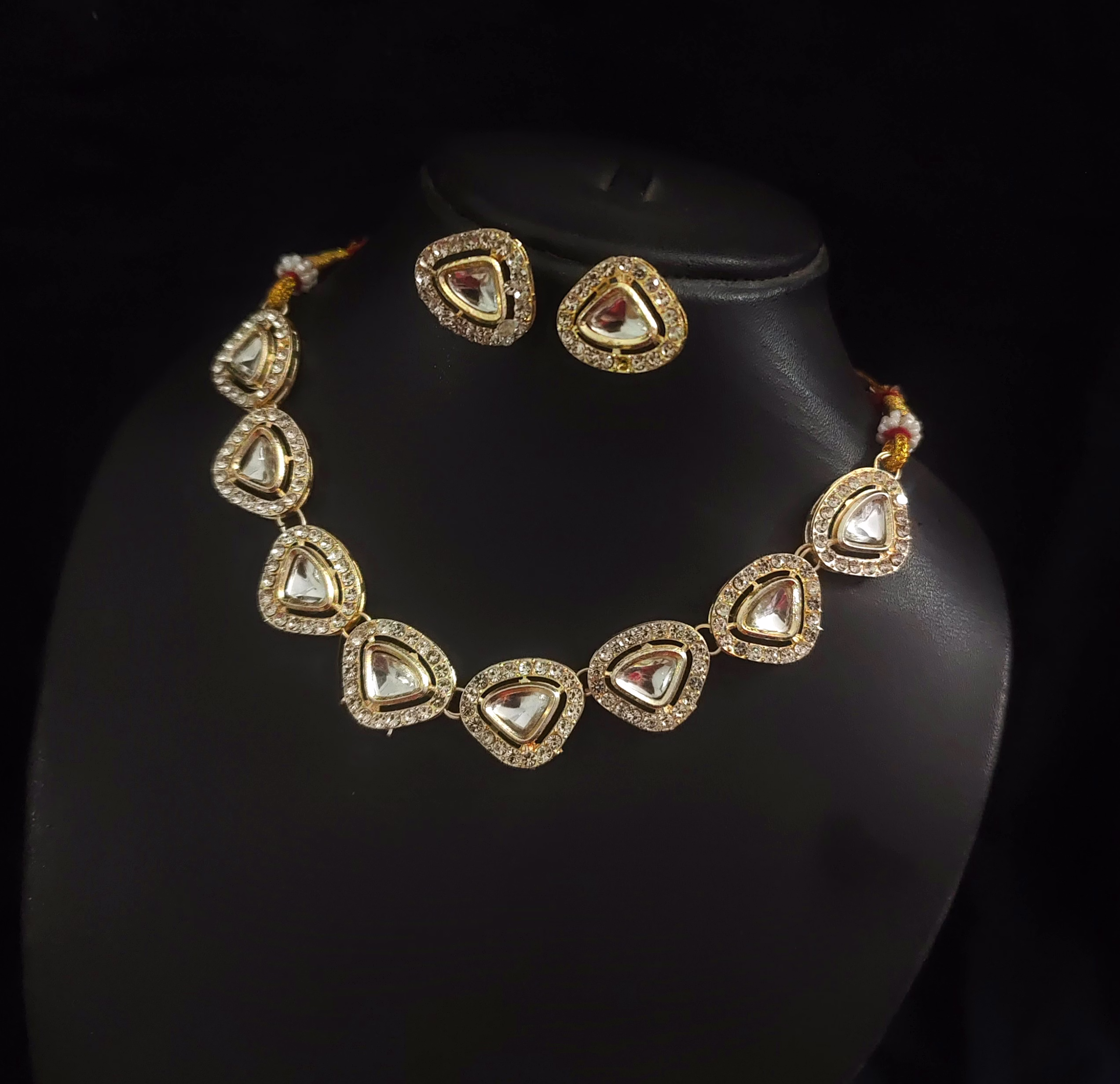 gonasika kundan choker necklace earrings set