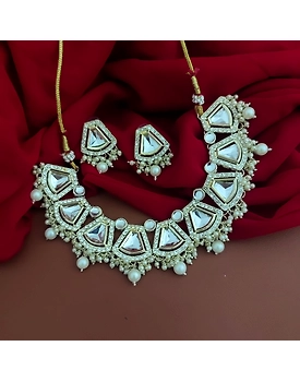 Kundan Pearl Choker Necklace Earrings Set