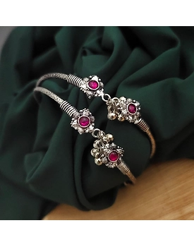 Oxidised Flower Foot Kada