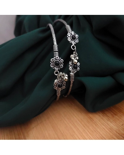Oxidised Flower Foot Kada-2