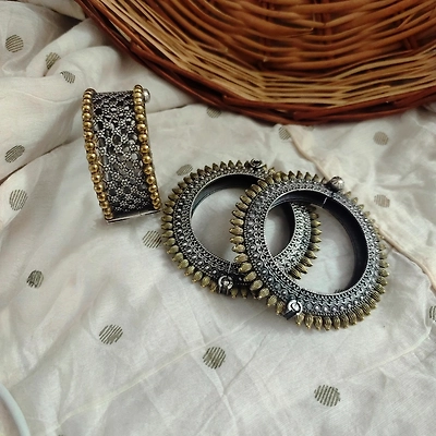 Gonasika DEVIKA Two tone 3 pc Bangle Combo