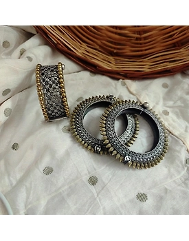 DEVIKA Two tone 3 pc Bangle Combo
