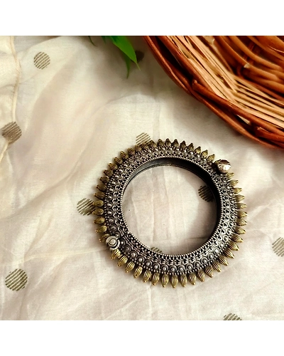 RAJNANDINI tow tone Bangle Pc-1