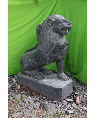 Temple front Lion-2