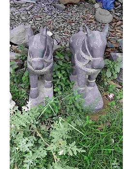 Small Horse statues