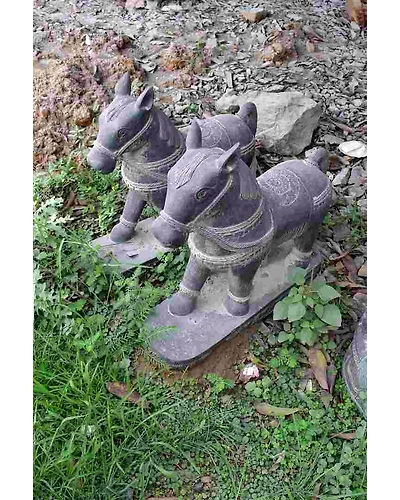 Small Horse statues-1