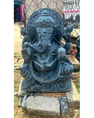 Ganapati-Statue-12676411