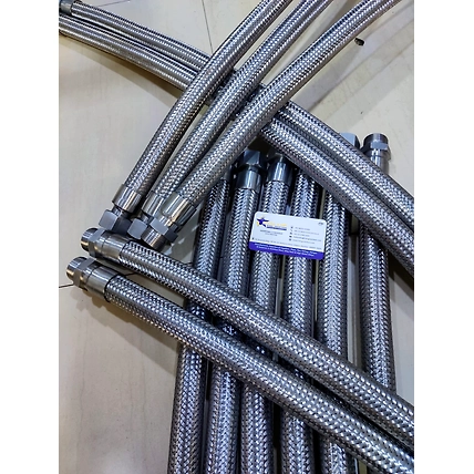 STAINLESS STEEL FLEXIBLE HOSE PIPE-1