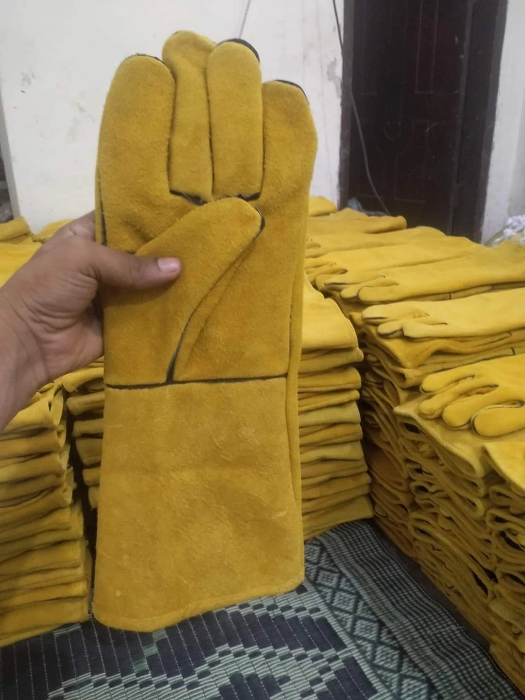 welder Hand Gloves-1