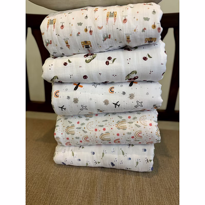 muslin cotton baby blankets in 8 layered(120*120cms)