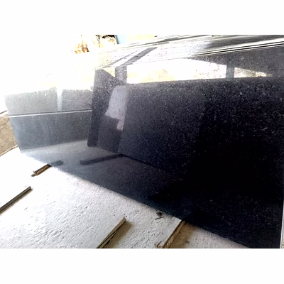 rblack granite