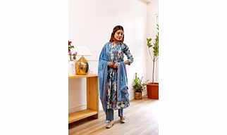 *PURE PREMIUM COTTON DIGITAL PRINTED HEAVY PLEATED ANARKALI FRONT SLIT DESIGNER KURTI WITH HANDWORK