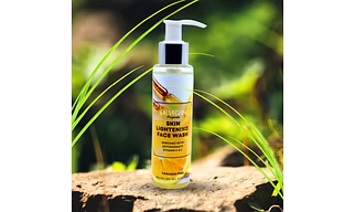 Skin Lightening Face Wash | Brightens Complexion, Reduces Fine Lines, Evens Skin Tone, Softens Skin - 100 ml