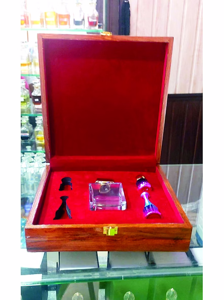 Multiple Perfumes Box Size W-100 11 X 11 X 2 inch