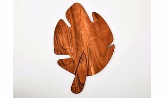Leaf Shape Acacia Wood Cutting Board