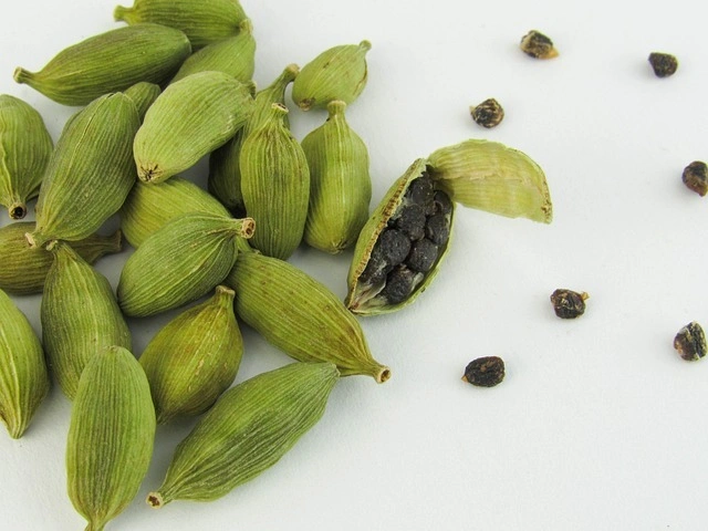 Green Cardamom-3