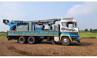 TRUCK MOUNTED WATER WELL DRILLING RIG