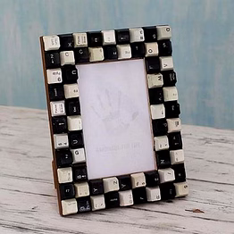 eco friendly | recycled photo frame | ewaste artwork | computer keyboard keys