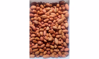 Raw peanuts
