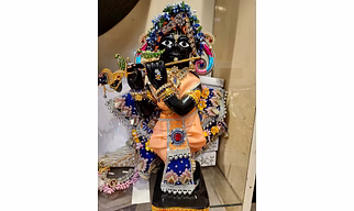 16inch Lord banke Bihari marble dust Murti, Kunj Bihari shri haridas Murti banke Bihari statue made in vrindavan, vrindavan king Bihari ji.