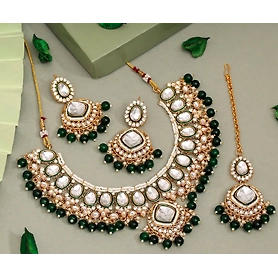 Green Color Kundan Necklace Set