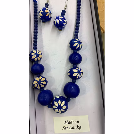 Beeds Neckles-1