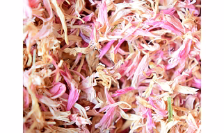 Dehydrated Pink Onion Flakes