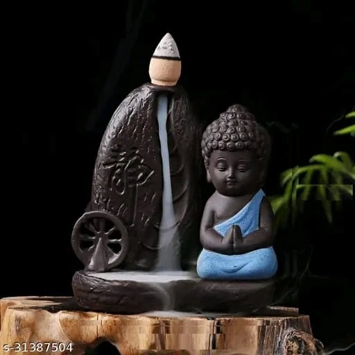 Little kid buddha praying-s-31387504