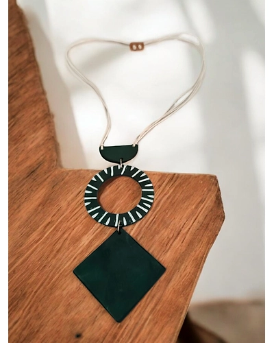 LONG RESIN NECKLACES-1