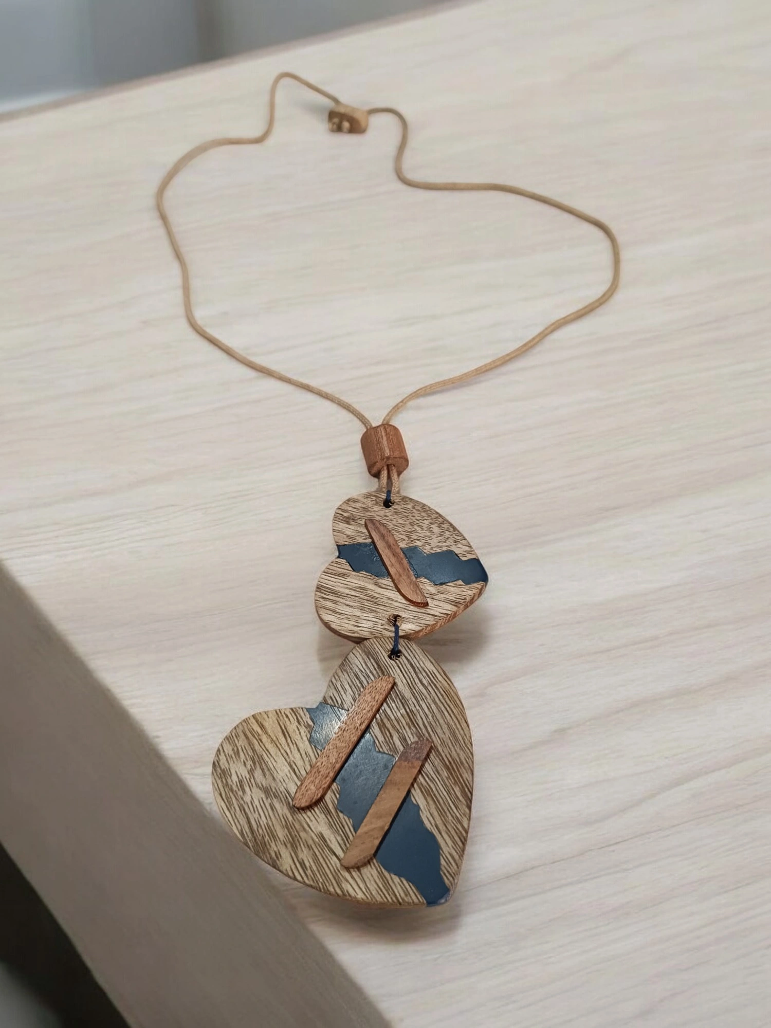 LONG WOODEN HEART SHAPE NECKLACES-1